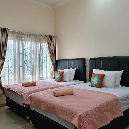 Ndalem Suryo Saptono Guest House Tugu Exteriér fotografie