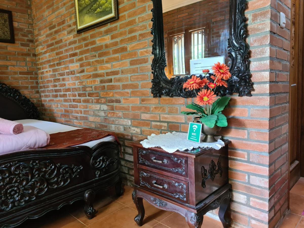 Ndalem Suryo Saptono Guest House Tugu Exteriér fotografie