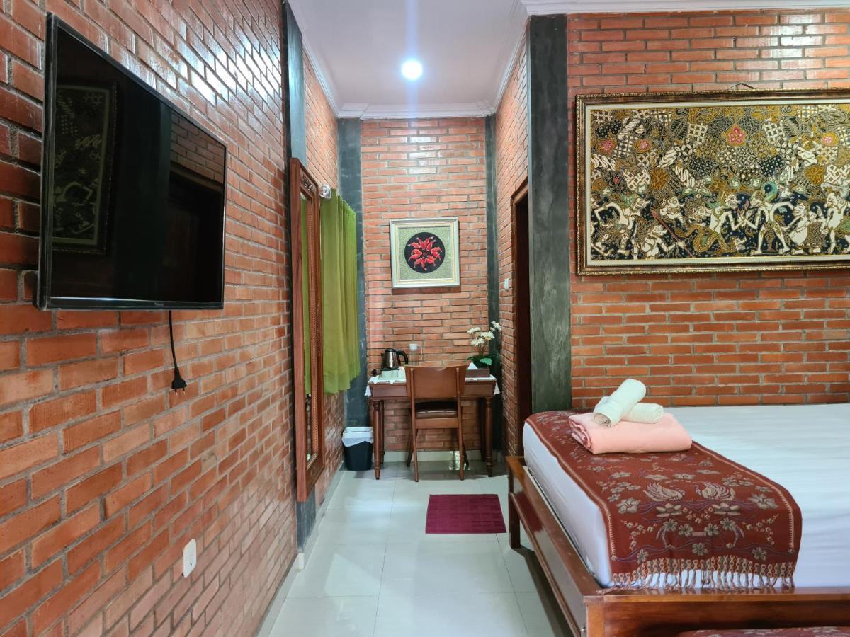 Ndalem Suryo Saptono Guest House Tugu Exteriér fotografie