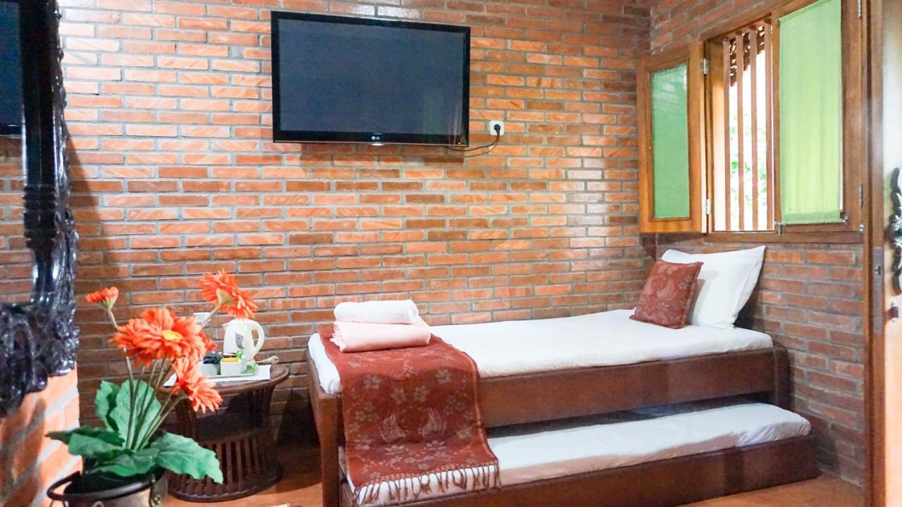 Ndalem Suryo Saptono Guest House Tugu Exteriér fotografie