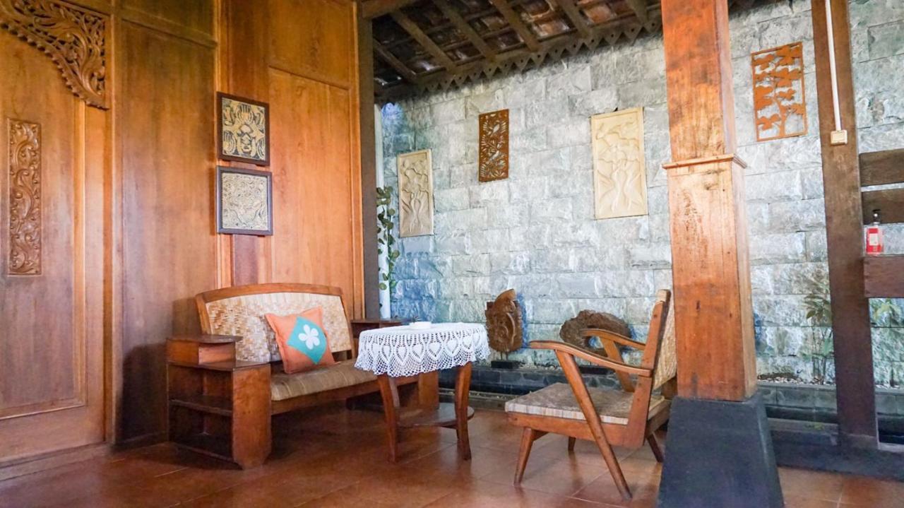 Ndalem Suryo Saptono Guest House Tugu Exteriér fotografie