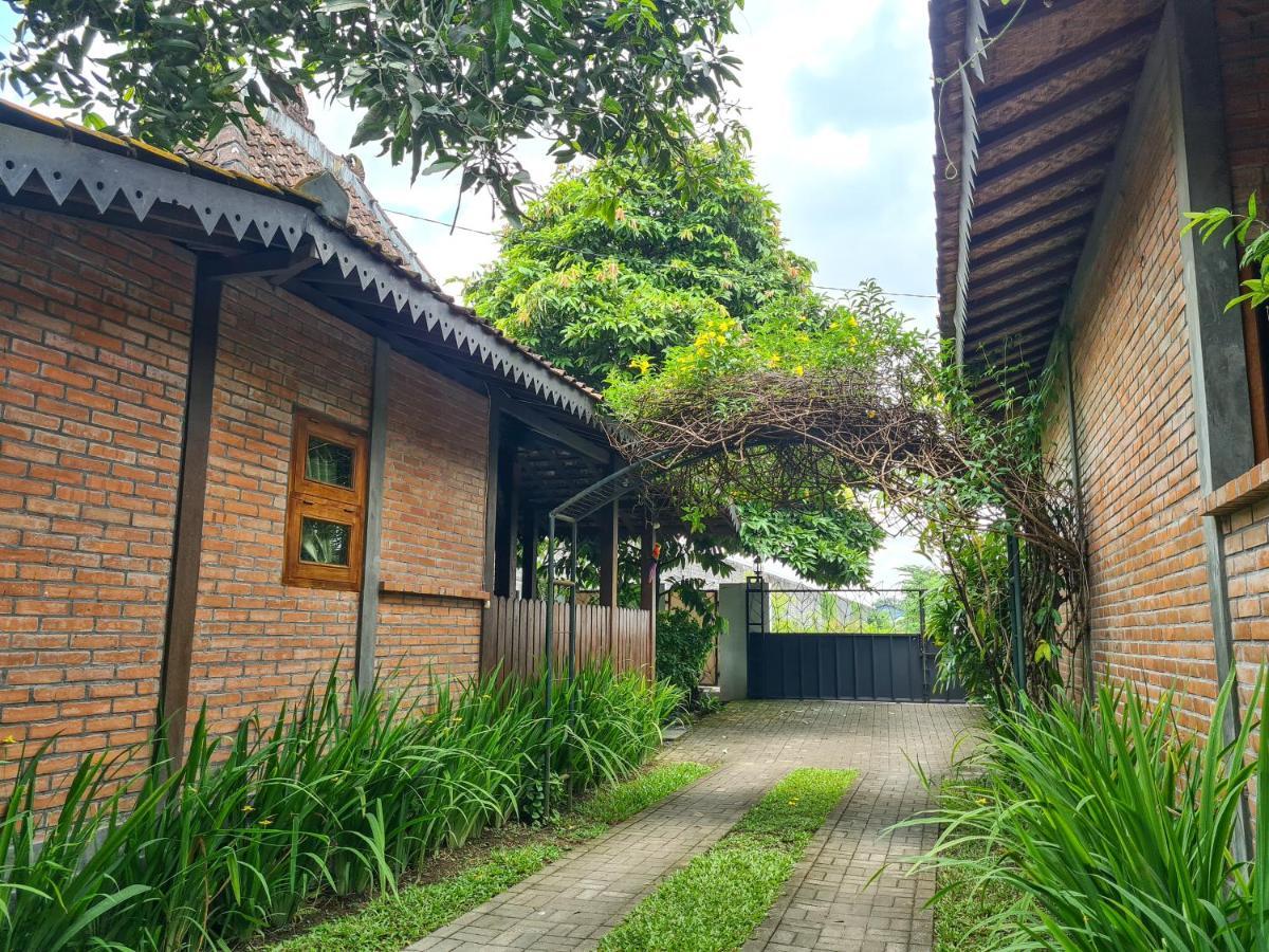 Ndalem Suryo Saptono Guest House Tugu Exteriér fotografie