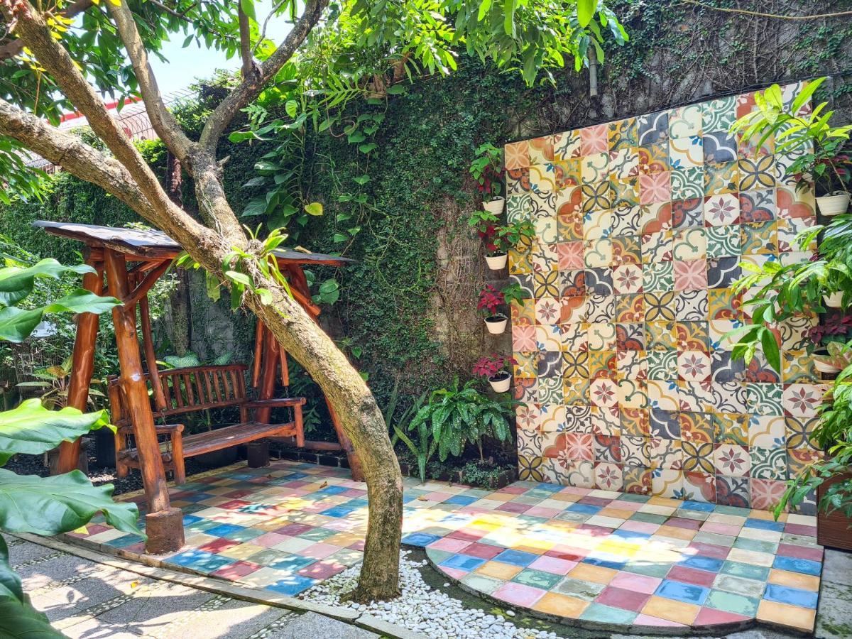 Ndalem Suryo Saptono Guest House Tugu Exteriér fotografie