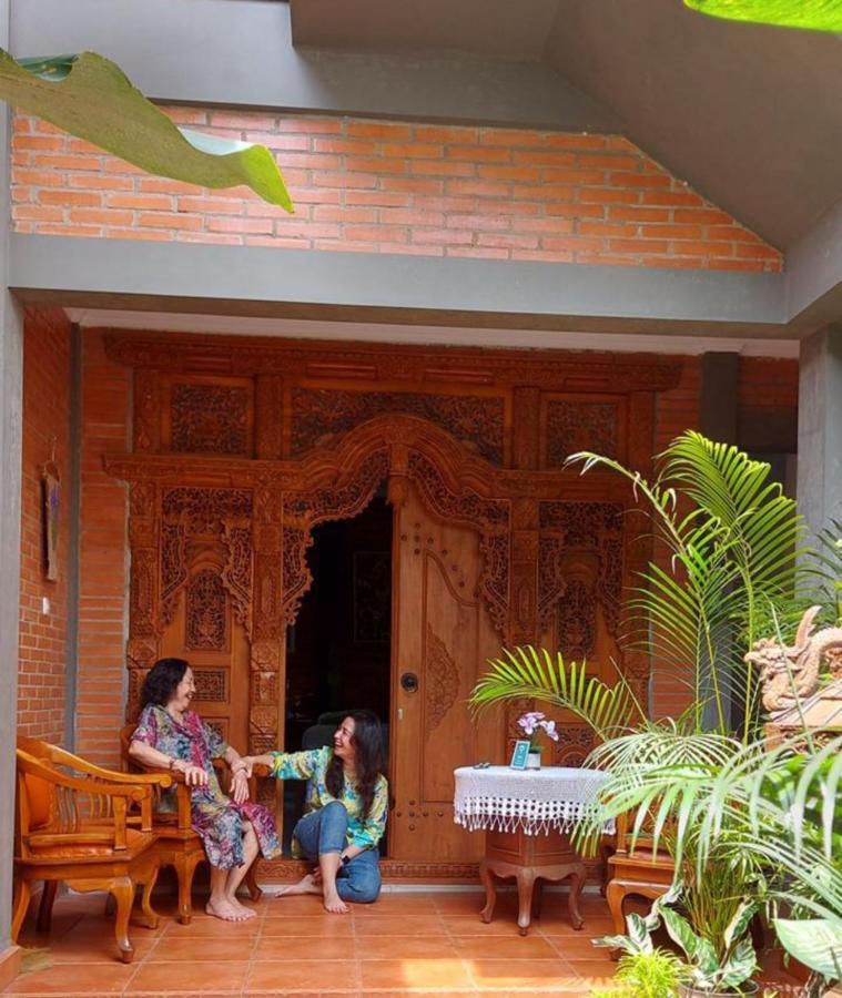 Ndalem Suryo Saptono Guest House Tugu Exteriér fotografie