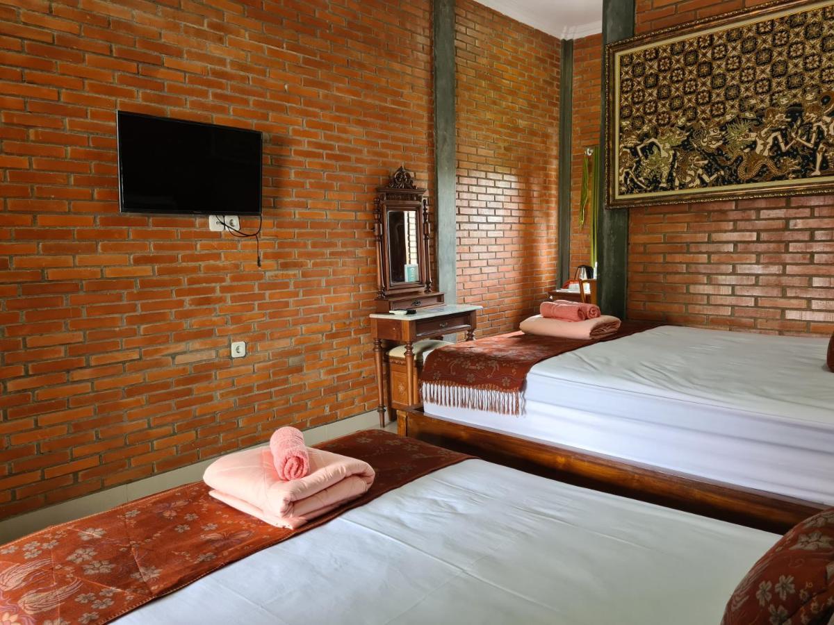 Ndalem Suryo Saptono Guest House Tugu Exteriér fotografie