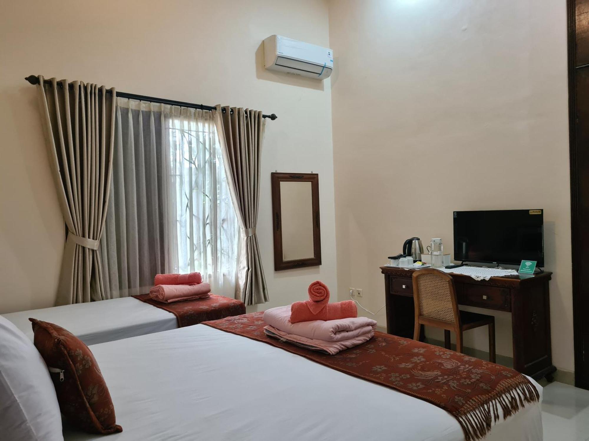 Ndalem Suryo Saptono Guest House Tugu Exteriér fotografie