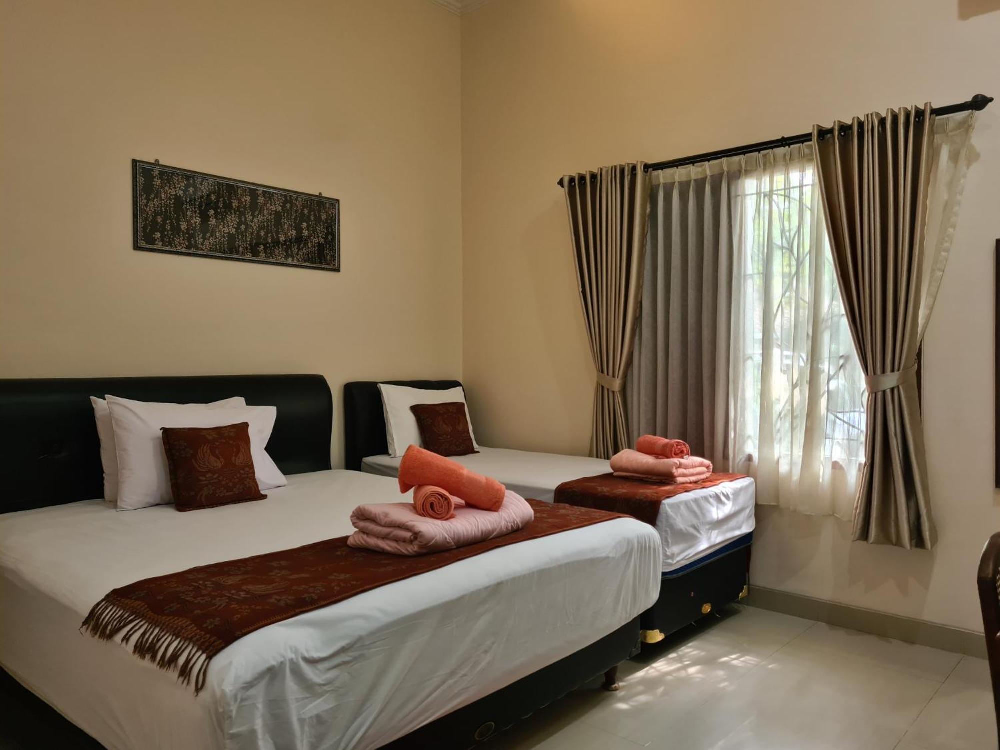 Ndalem Suryo Saptono Guest House Tugu Exteriér fotografie